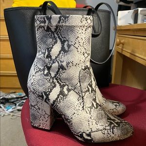 Snakeskin leather booties